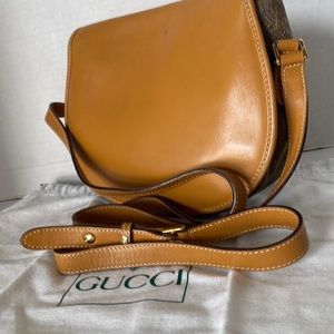 Authentic Shoulder/Crossbody Bag Gucci.